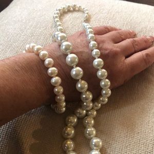 Faux pearl necklace and bracelet